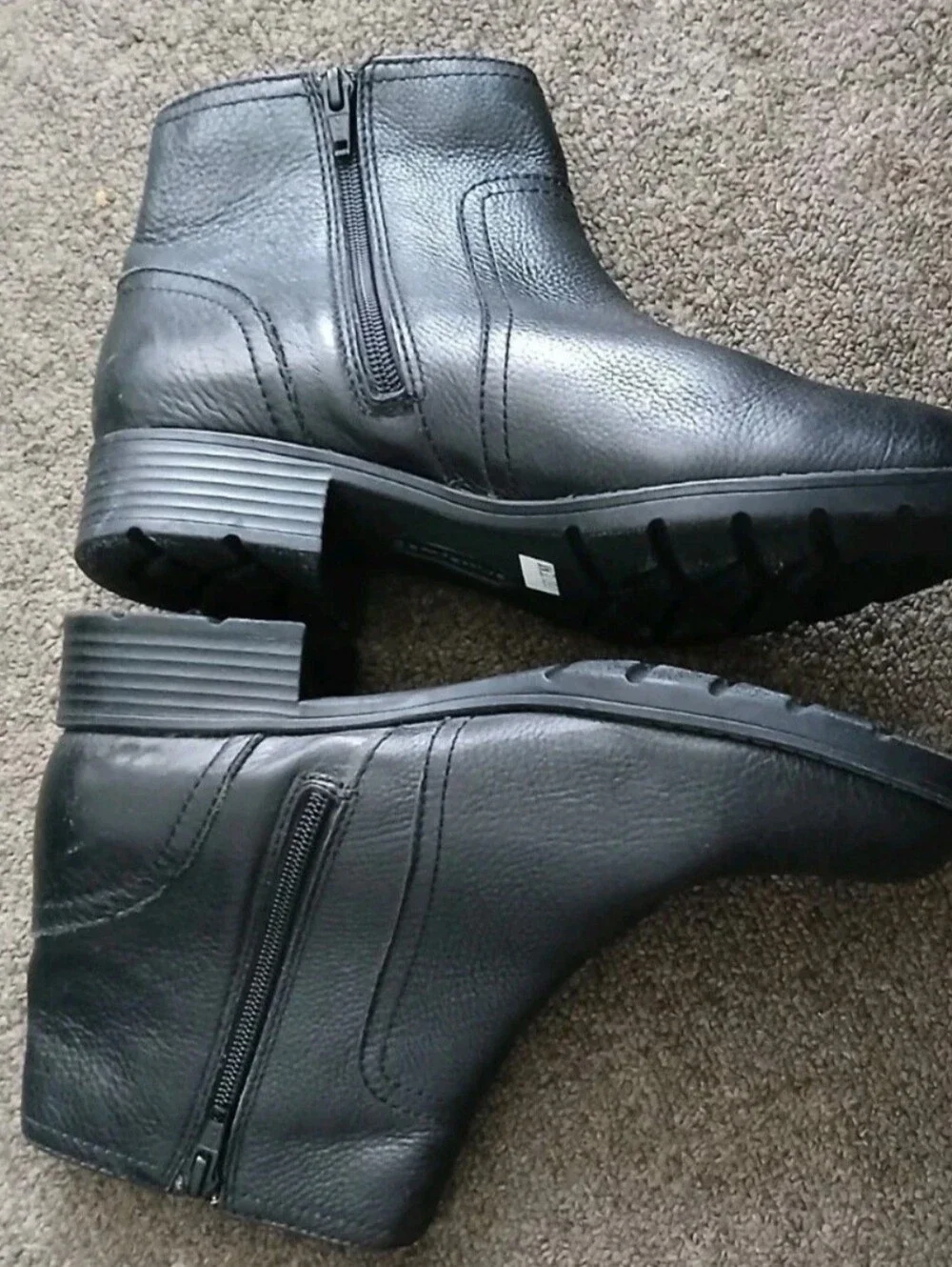 Comfortiva Women's Black Side-Zip Leather Ankle Boots Size 7